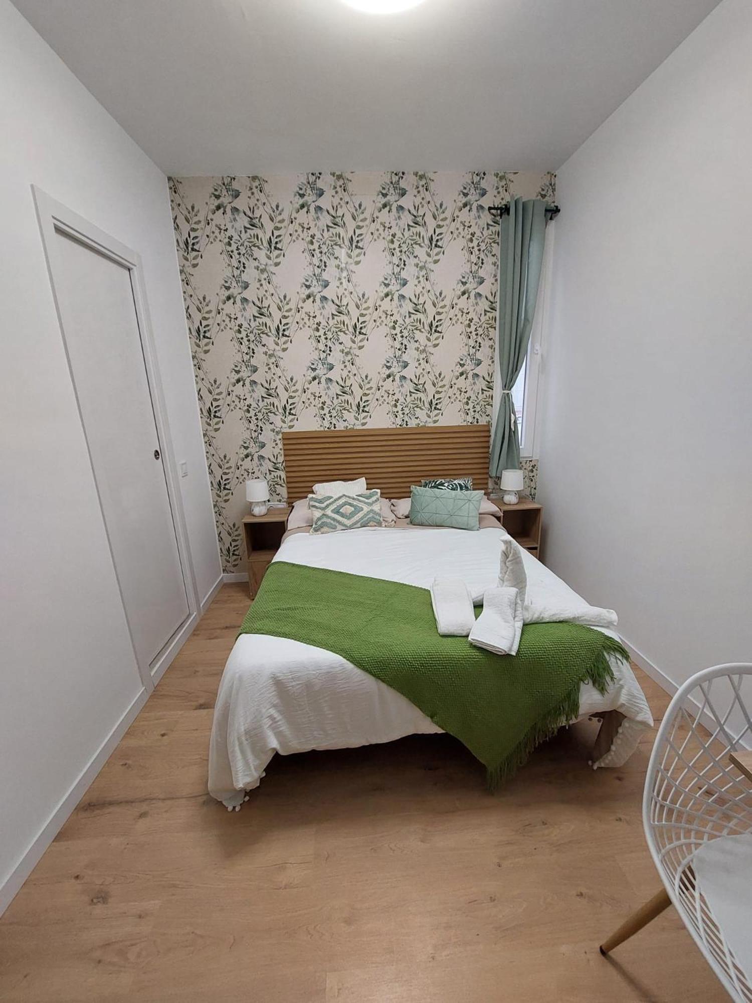 Habitaciones Universal Madrid Exterior foto